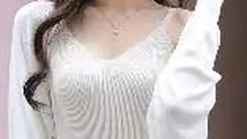 新疆企业向阿图什市捐建价值1亿足球场